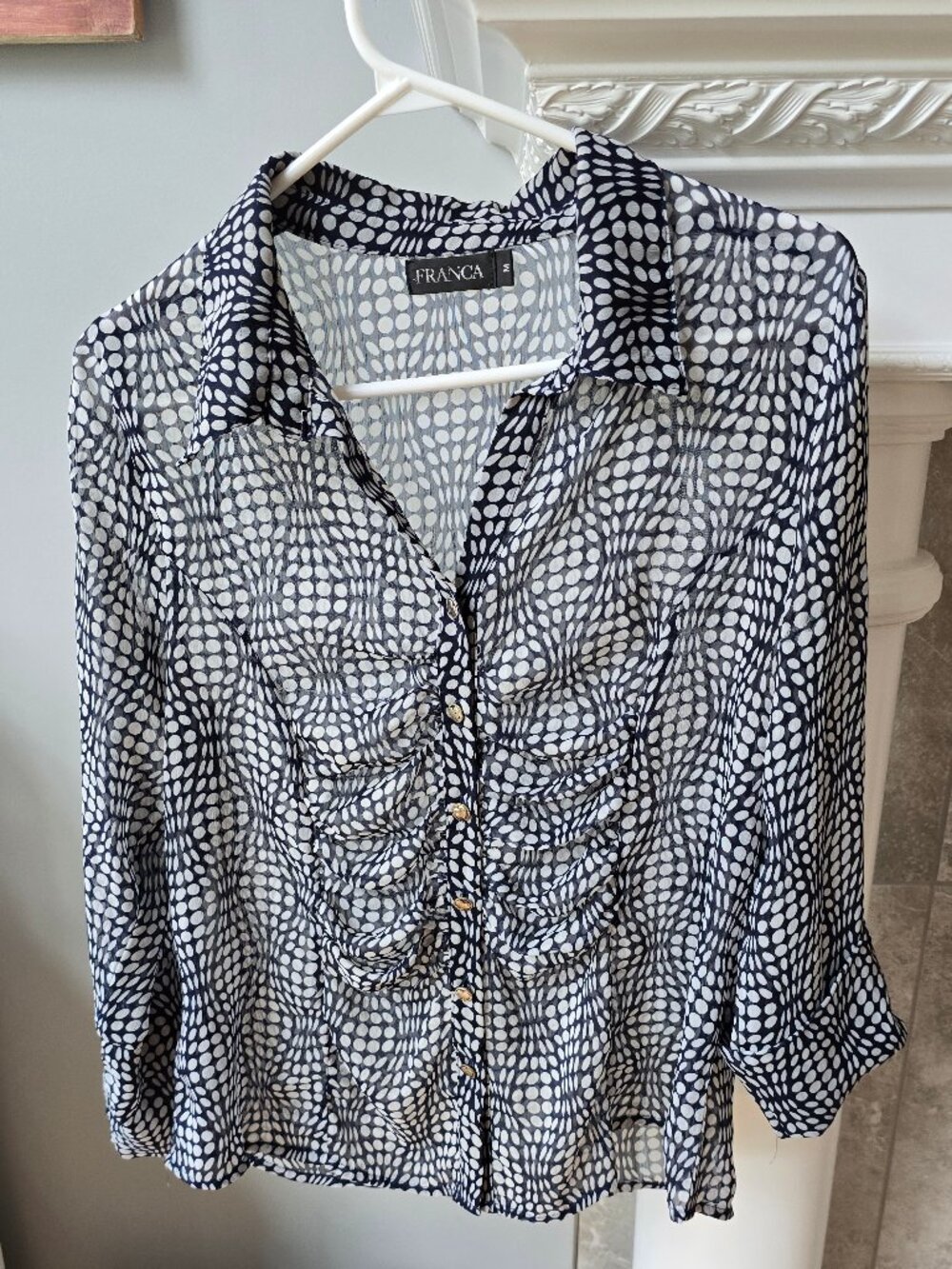 FRANCA Optical Illusion Ruched Blouse size M Black and White Geometric Button up